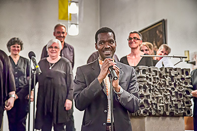 Pater Moses: leider nicht als unser neuer Solist, sondern bei seinen Dankesworten